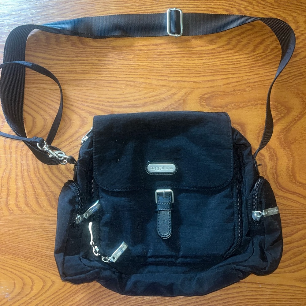 Baggallini Black Nylon Crossbody Purse Bag Organizer
